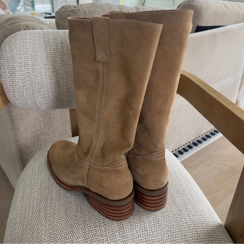NWOB Frye Campus 12R Suede Leather Boots in Tan Buck - Picture 6 of 9